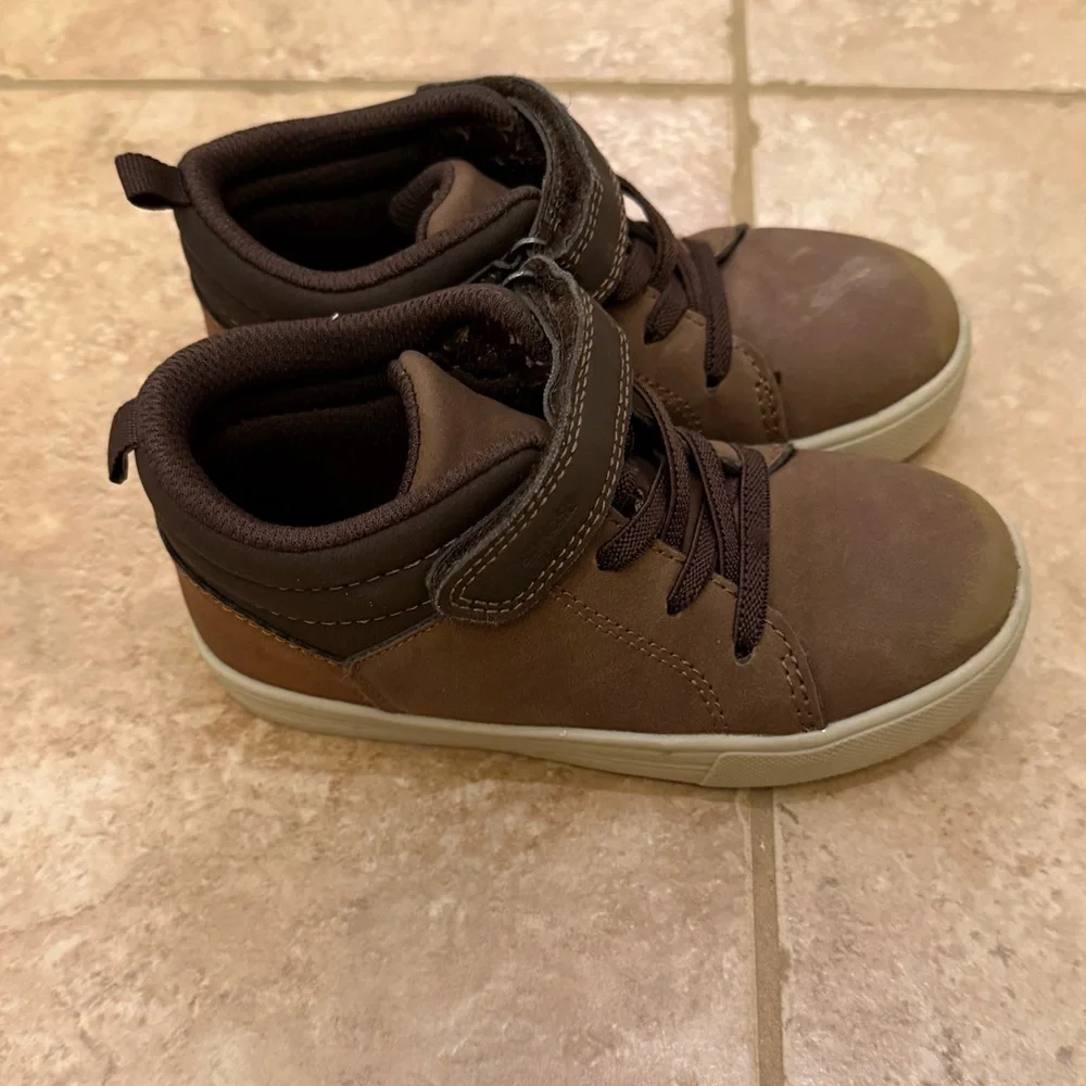 OSHKOSH B’GOSH toddlers boys high top Cesc Sneaker Boots
